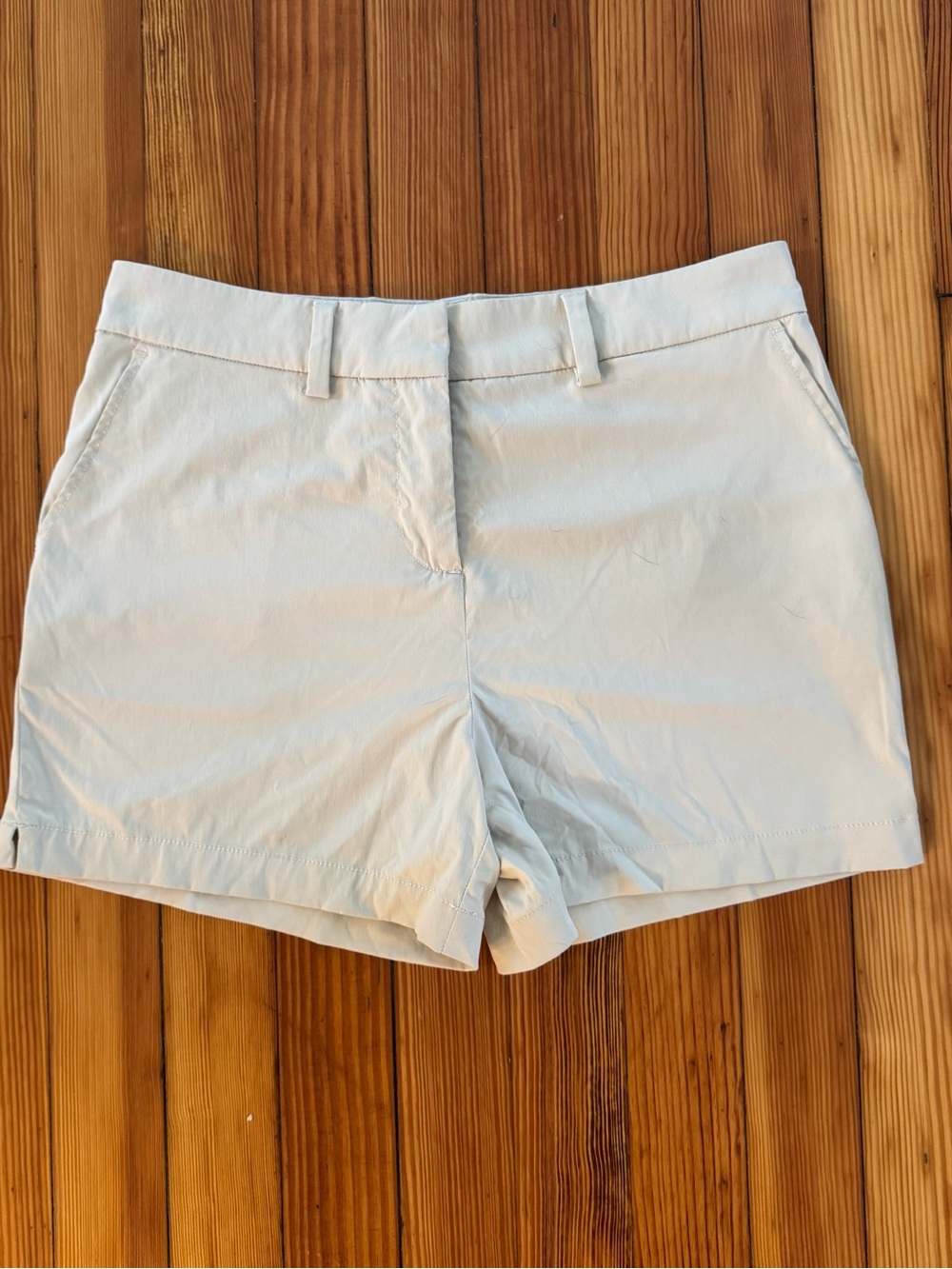 Southern Tide Women's Light Cream Chino Bermuda Shorts